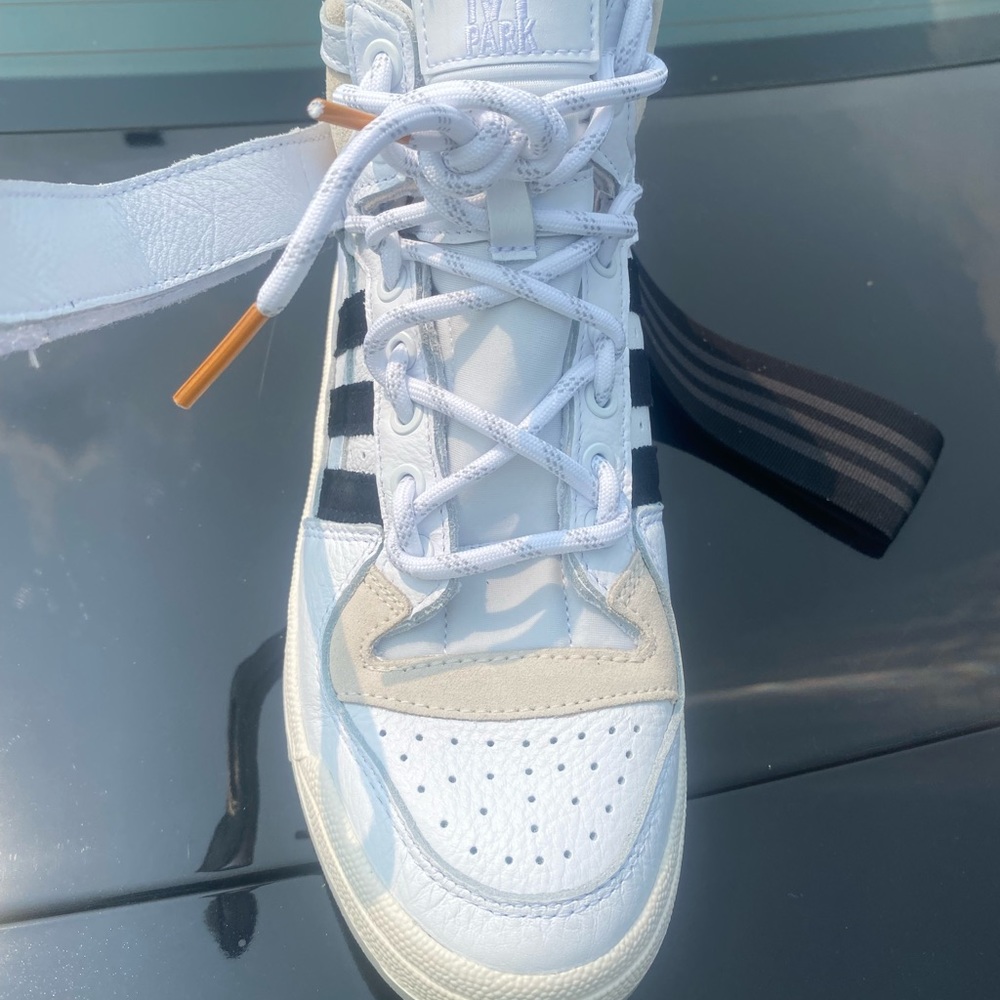 COPY - IVP FORUM MID (IVY PARK) Black and white SIZE 9